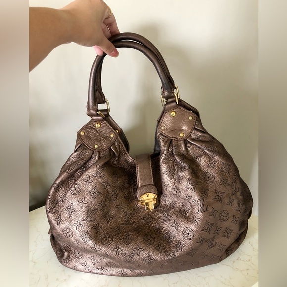 LV Mahina metallic brown ‘L’ hobo bag - Picture 12 of 15